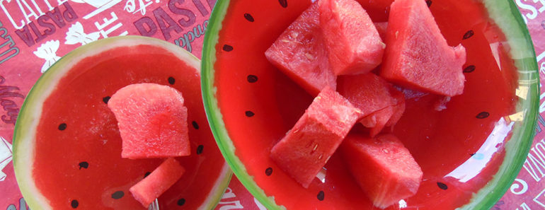 7 Awesome Health Benefits of Watermelon + Risks