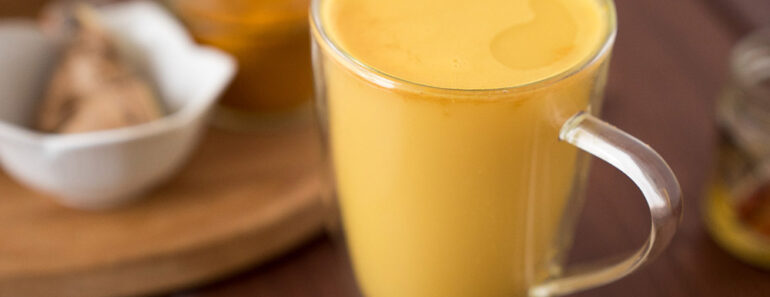 Detox Your Body With This Cleansing Turmeric and Ginger Tea Recipe
