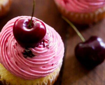 Cherry Frosting (3-Minute Recipe)