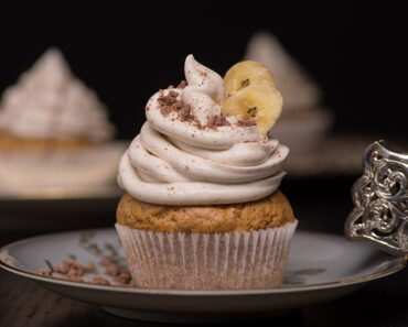 Flawless Banana Cupcakes (with Cappuccino Buttercream Frosting)