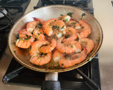 Garlic Shrimp (Mediterranean Diet Recipe)