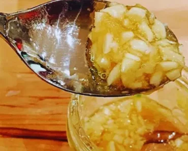 This is What Happens to Your Body, If You Eat Garlic and Honey on an Empty Stomach for 1 Week