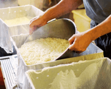 Experts Warn That This Common Food Can Cause Breast Cancer and Brain Damage